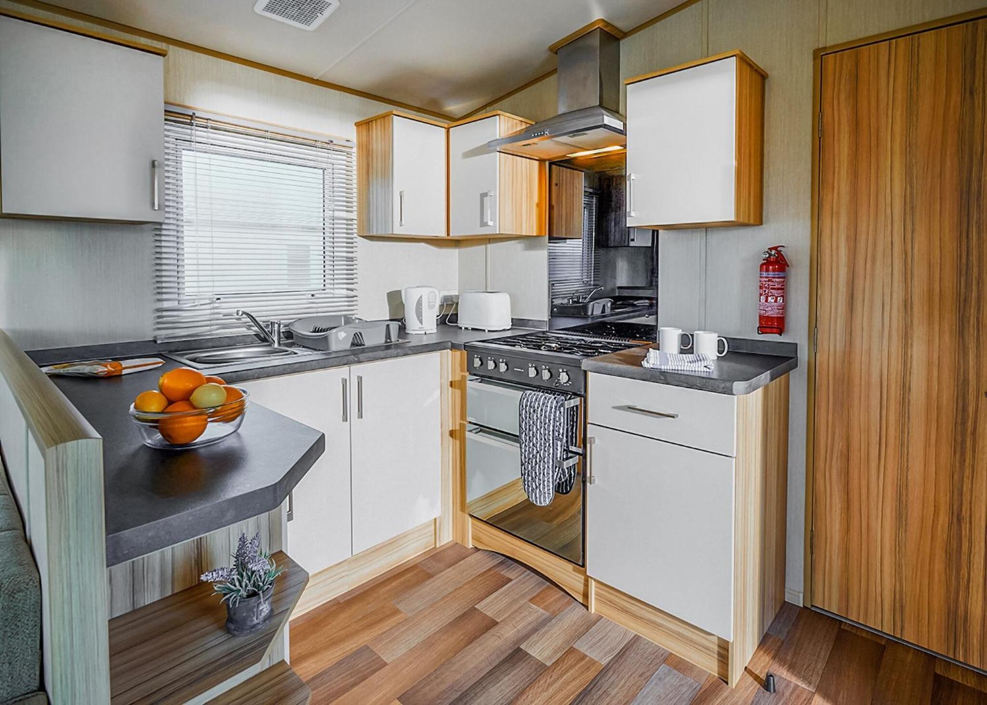 Meadow Lakes Holiday Park St Austell Quarto foto